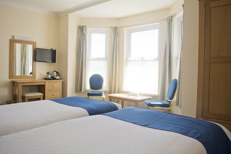 Tlh Carlton Hotel