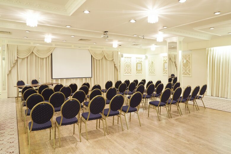 Tlh Carlton Hotel