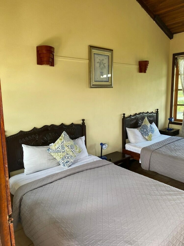 Hotel La Colina