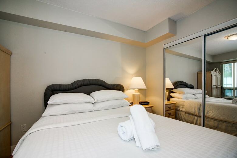 Park Suites Toronto Blue Jay Way (Element)