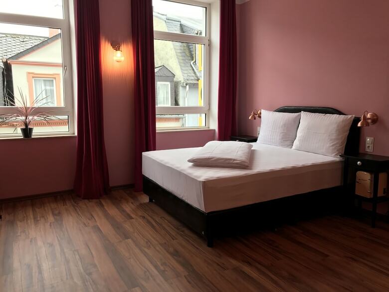 Hotel Mystique