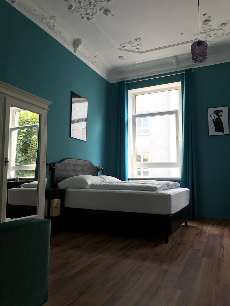 Hotel Mystique