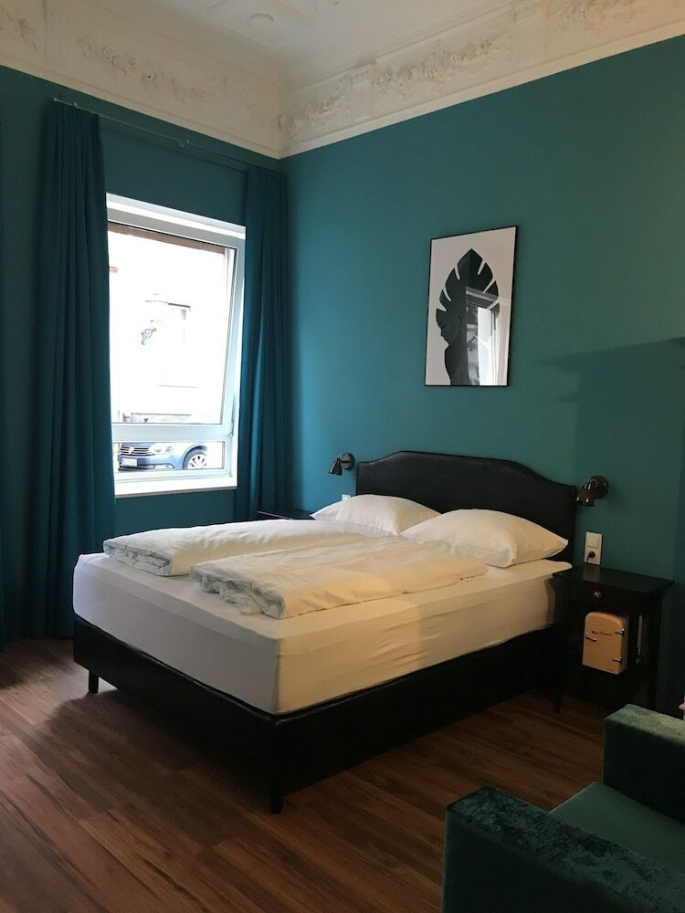 Hotel Mystique