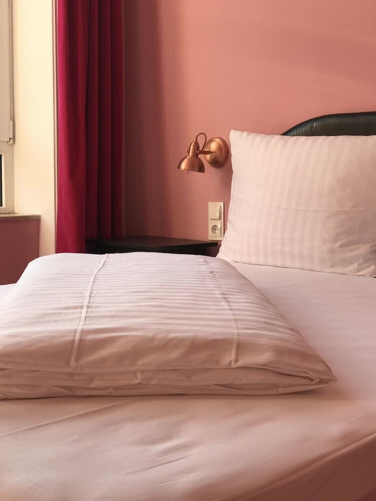 Hotel Mystique
