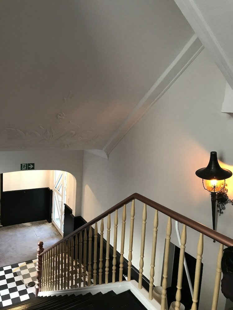 Hotel Mystique