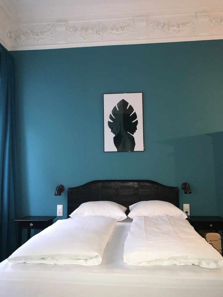 Hotel Mystique