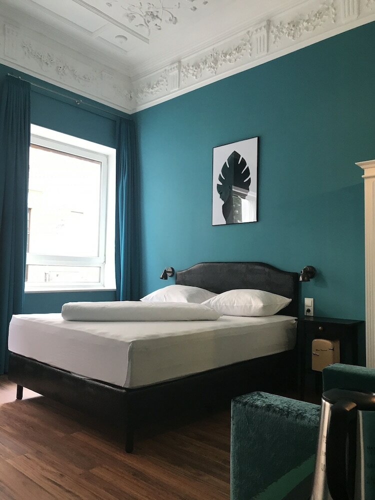 Hotel Mystique