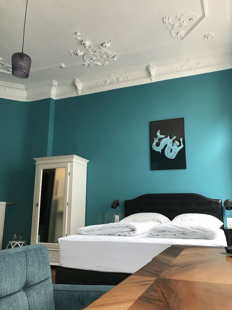 Hotel Mystique