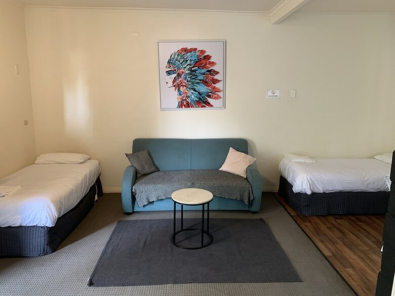 Hello Adelaide Motel And Apartments