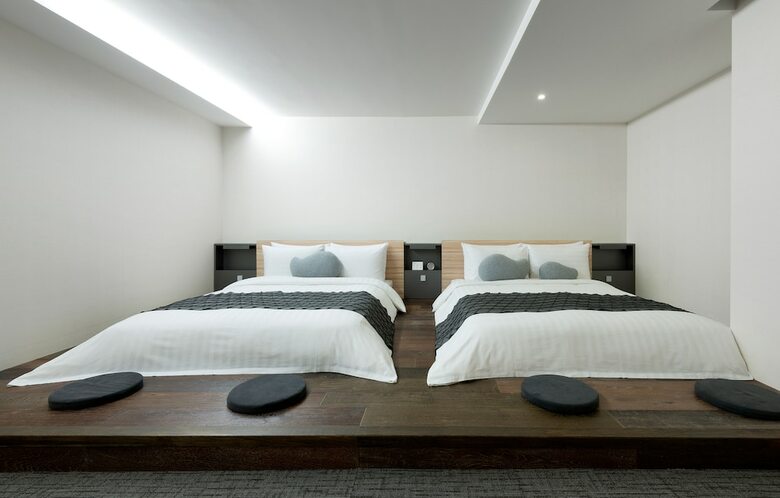 Metro Hotel
