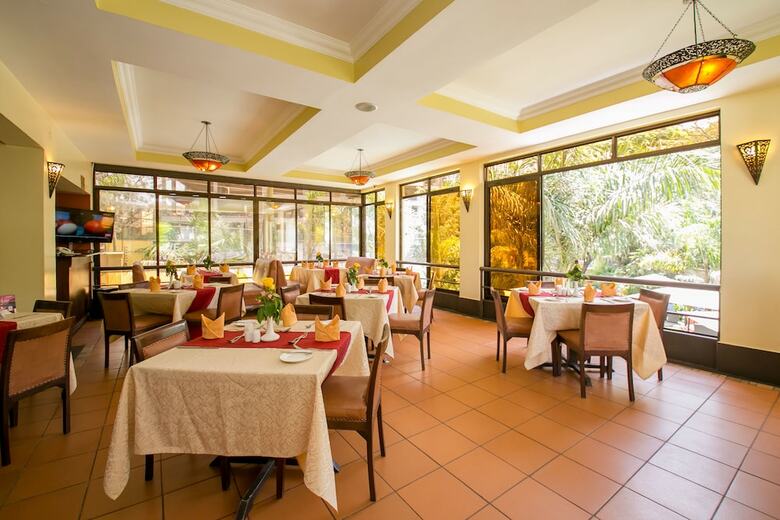 Waridi Paradise Hotel & Suites
