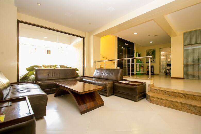 Waridi Paradise Hotel & Suites