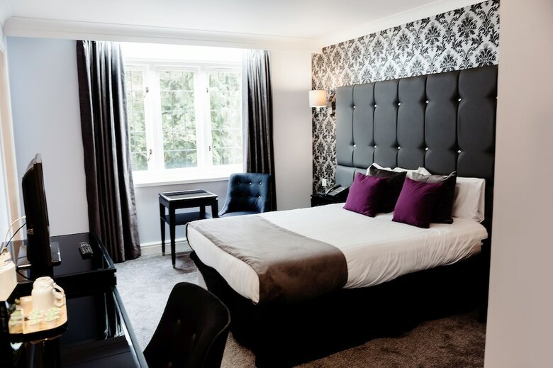 The Southcrest Manor Hotel