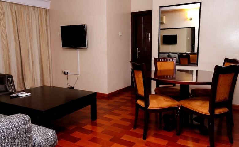 Owu Crown Hotel