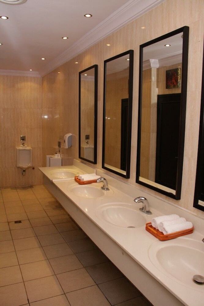 Owu Crown Hotel