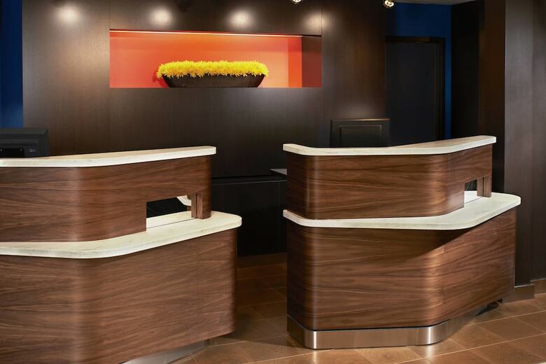 Hotel Courtyard By Marriott Cleveland Airport North