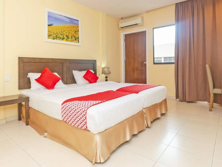 Oyo 884 Sun Flower Express Hotel