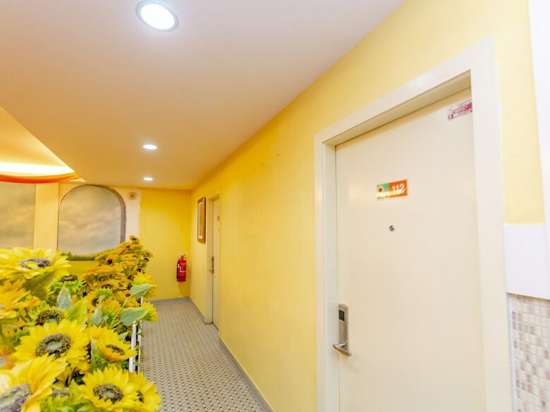 Oyo 884 Sun Flower Express Hotel