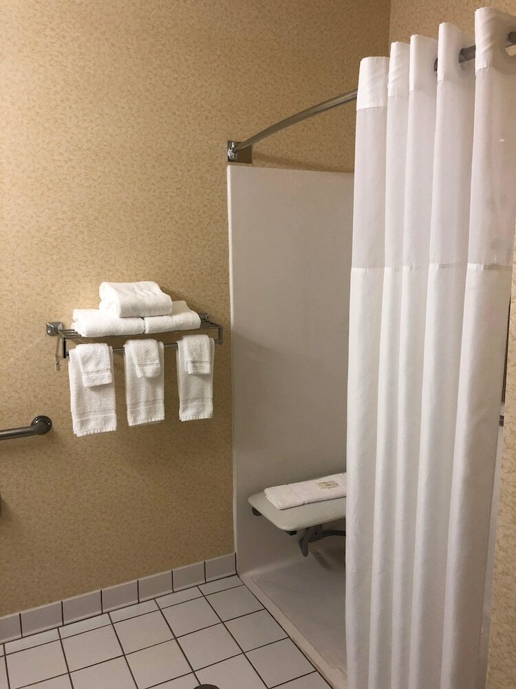 Hotel Quality Inn & Suites