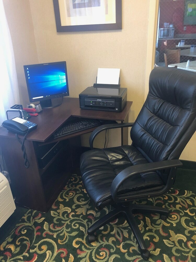 Hotel Quality Inn & Suites