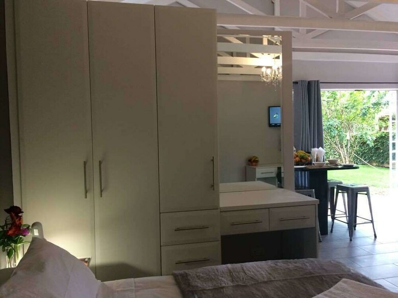 Bed & Breakfast Sunbird Guest House
