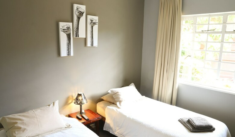 Bed & Breakfast Sunbird Guest House
