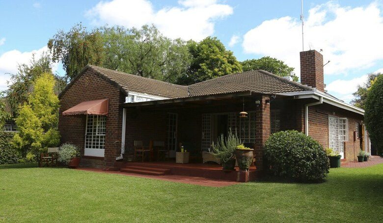 Bed & Breakfast Sunbird Guest House