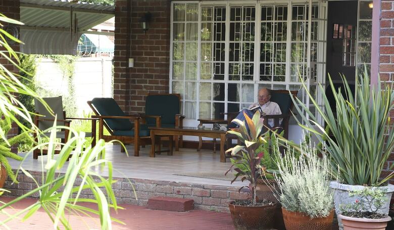 Bed & Breakfast Sunbird Guest House
