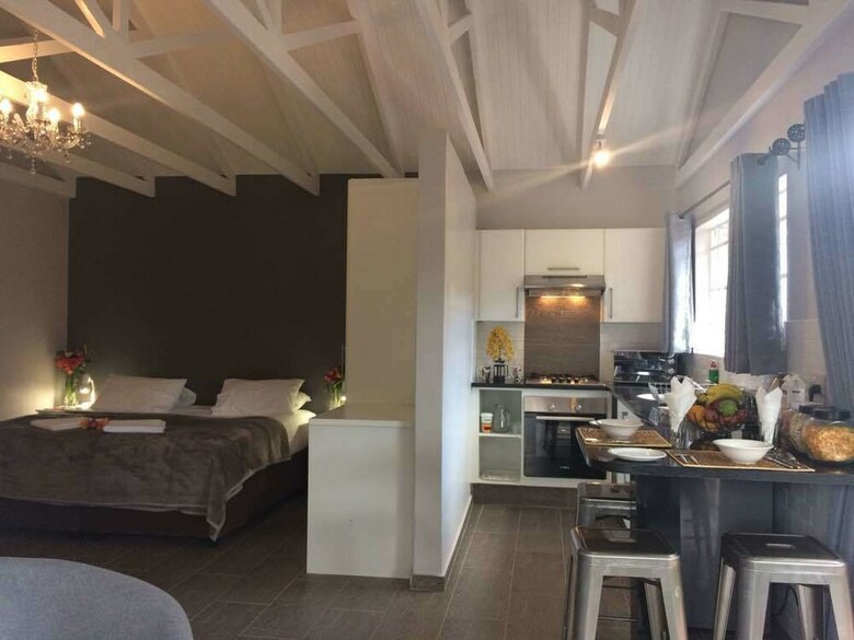 Bed & Breakfast Sunbird Guest House