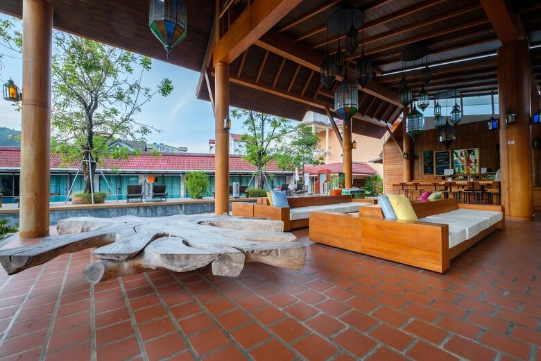 Hotel Naina Resort & Spa