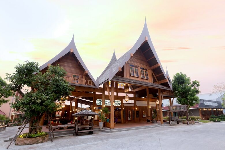 Hotel Naina Resort & Spa