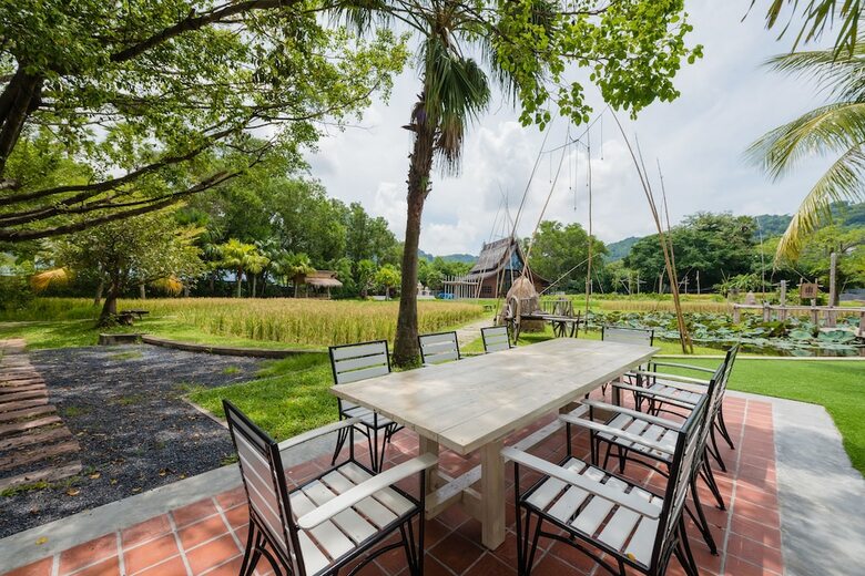 Hotel Naina Resort & Spa