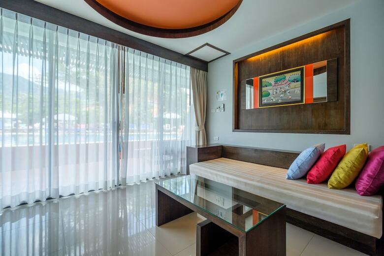 Hotel Naina Resort & Spa