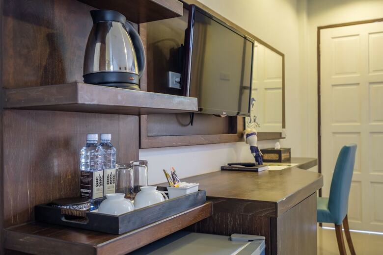 Hotel Naina Resort & Spa
