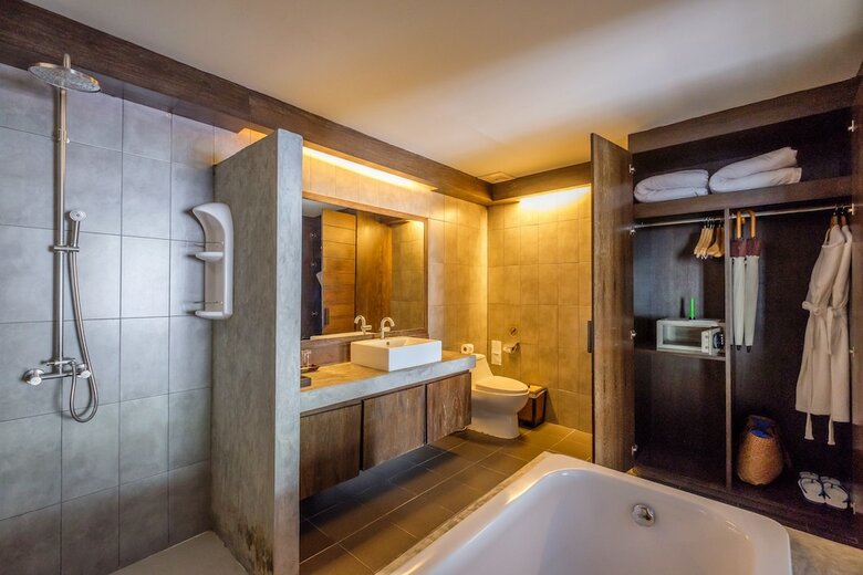 Hotel Naina Resort & Spa