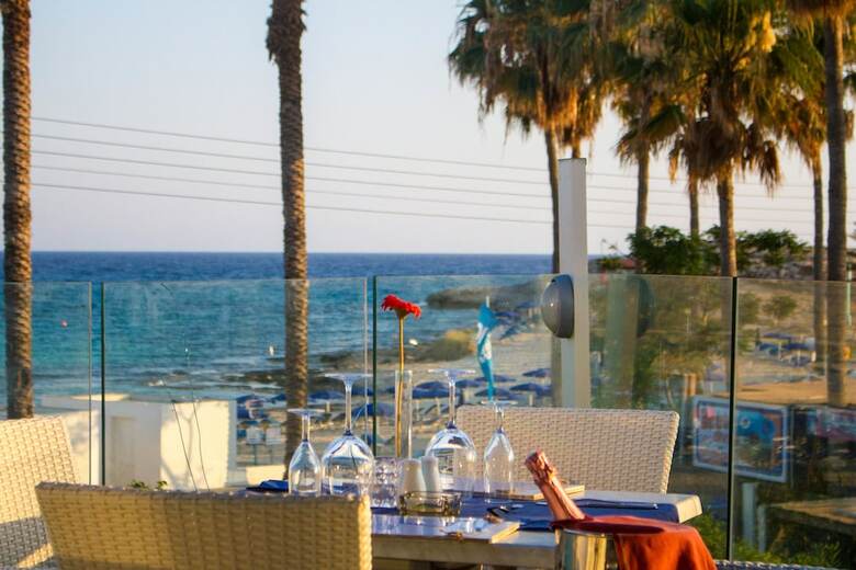 Anonymous Beach Hotel - Adults Only (16 +)