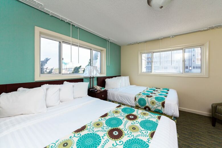 Beach Plaza Hotel