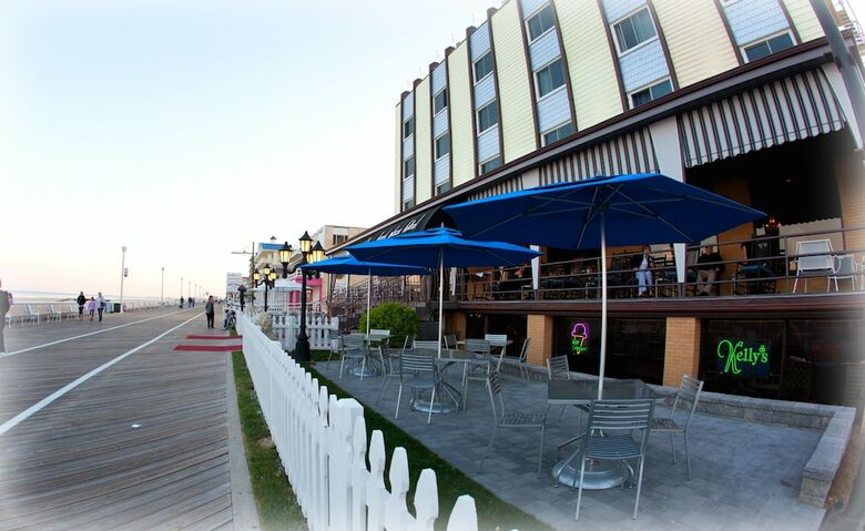 Beach Plaza Hotel