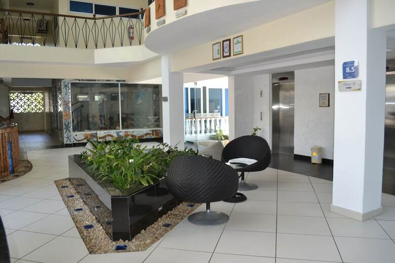 Aparthotel Cowrie Shell Beach Apartments