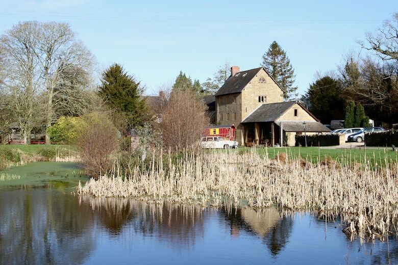 Haselbury Mill Hotel And Restaurant