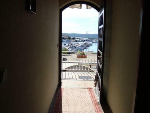Apartamentos Mara Guest House