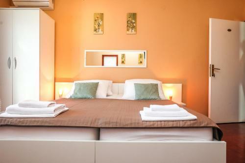 Hostal Apartments And Rooms Sinka