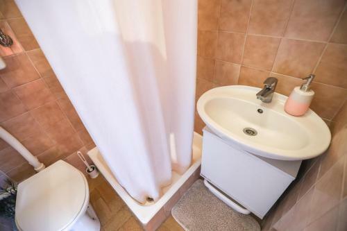 Hostal Apartments And Rooms Sinka