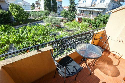 Hostal Apartments And Rooms Sinka