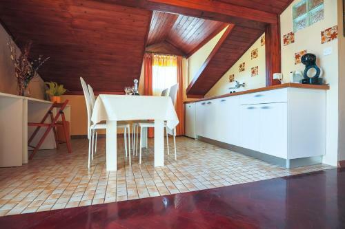 Hostal Apartments And Rooms Sinka