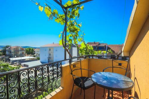 Hostal Apartments And Rooms Sinka