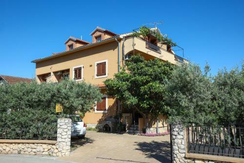 Hostal Apartments And Rooms Sinka