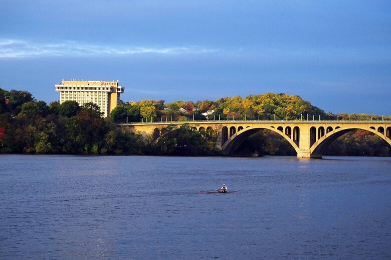 Hotel Key Bridge Marriott