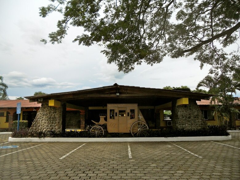 Las Espuelas Hotel