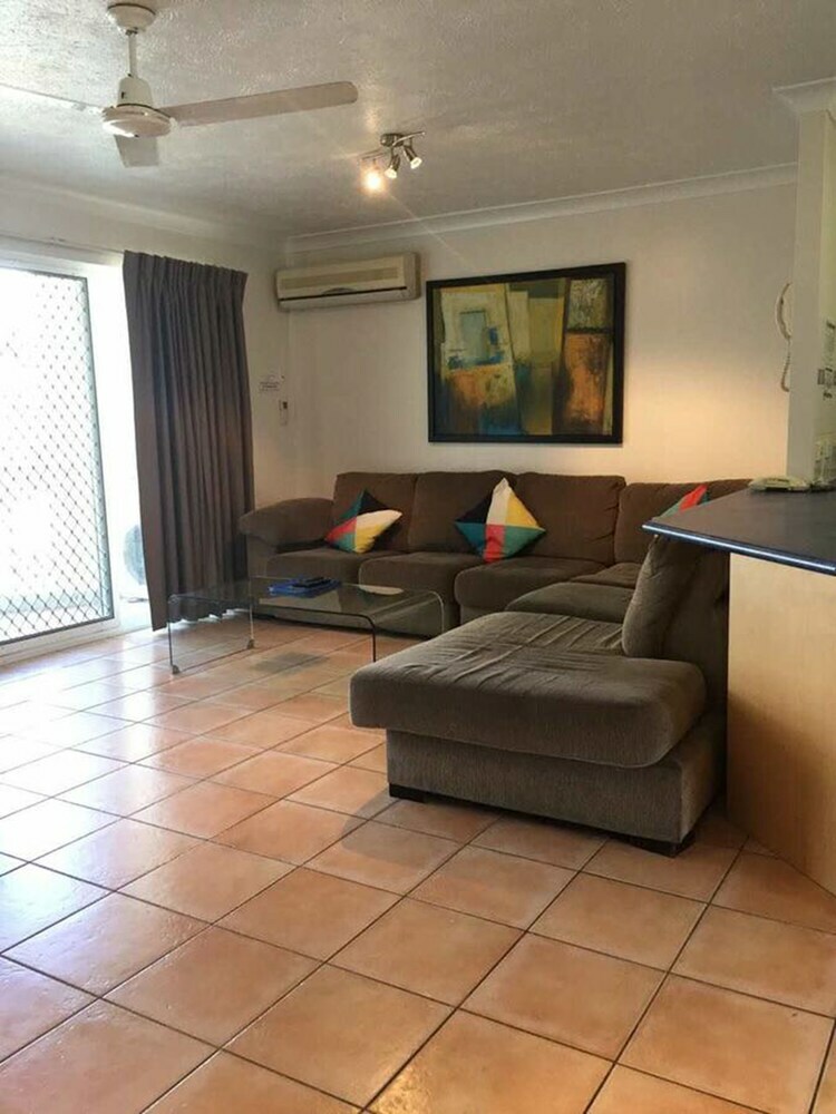 Apartamentos Surfers Tradewinds